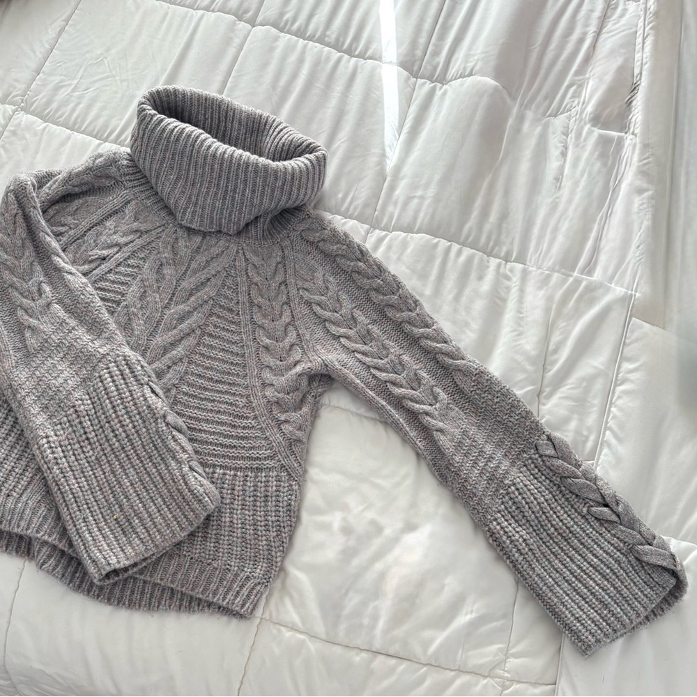 Express Speckled Heather Gray Cable Knit Turtleneck Sweater